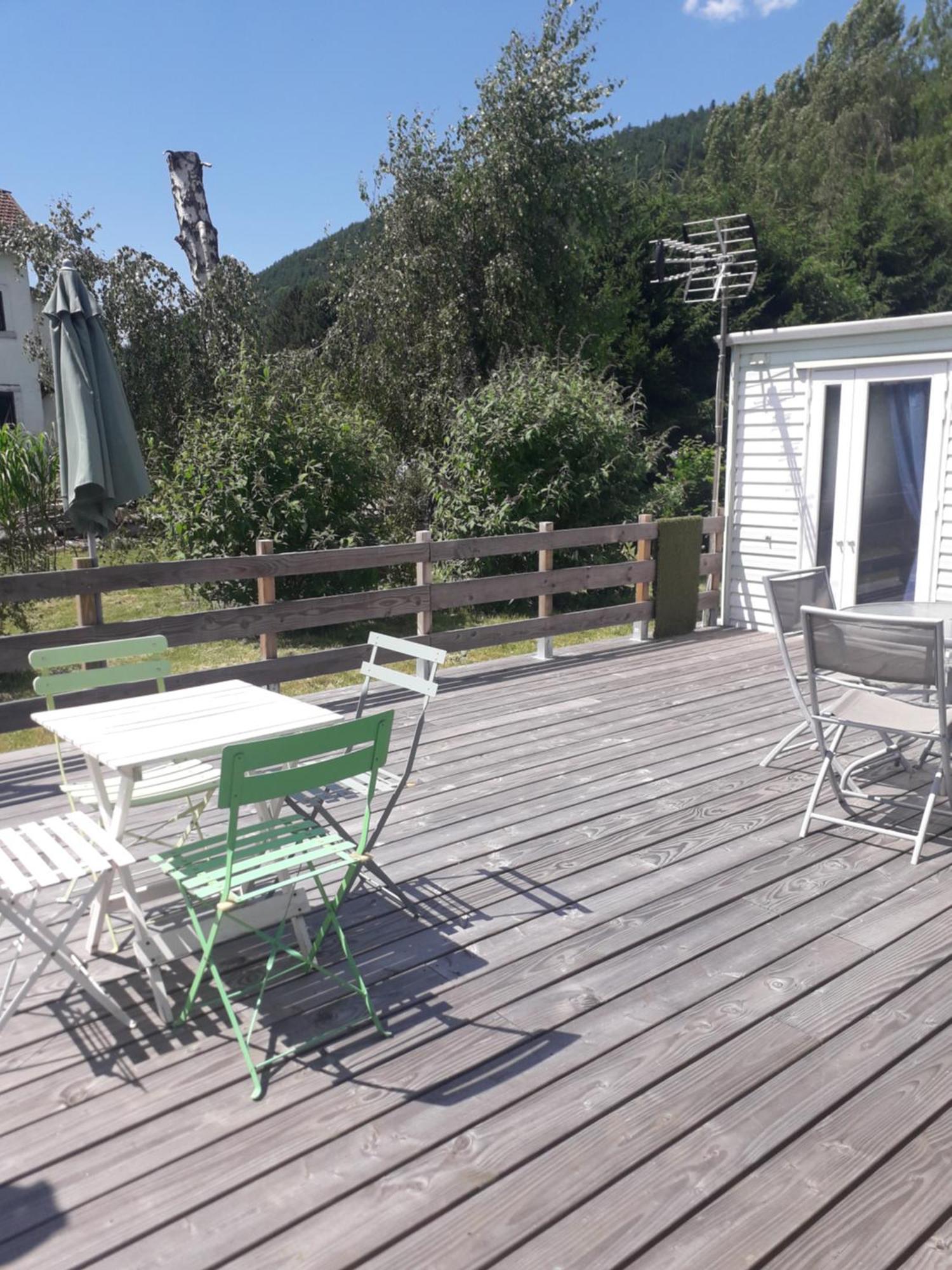 Gites, Les Jonquilles, Le Sagard Et Bungalow Les Brimbelles, Nature Et Detente La Houssiere Экстерьер фото